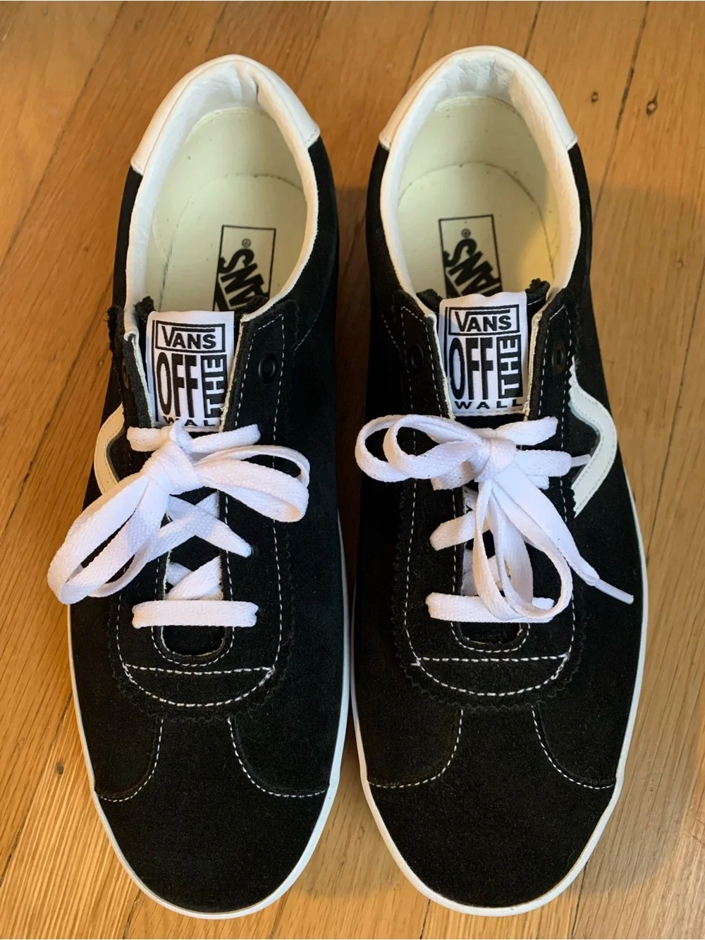 NWOB VANS OFF THE WALL Black Suede/White Trim Lace-Up Sneakers Men 11.5/Women 13